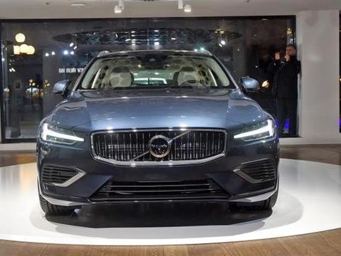 看不上迈腾选它！被BBA压制近6年，现月销8000成B级车最大黑马