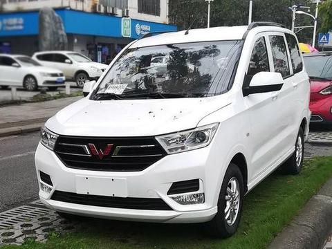 新款五菱宏光实车曝光，比现款更年轻，车身加宽，不给对手留活路