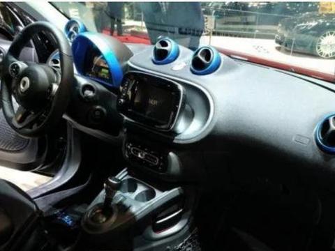 奔驰smart EQ forfour/fort纯电动汽车亮相2018北京车展