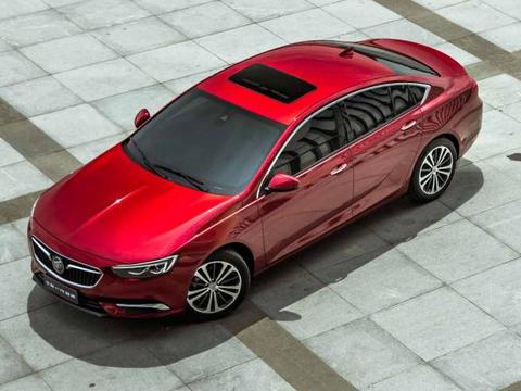 被前男友面膜怼了？谁还不是个精致男孩，前女友靓车拿走不谢！