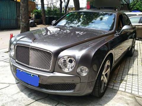 老板谎称资金周转不过来，欲将宾利慕尚座驾半价转手然却无人敢接