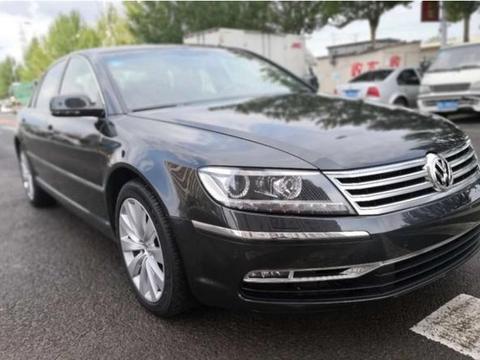 小伙买辆二手回乡下，被嘲笑十几万的车，却不知当年能买4辆宝马