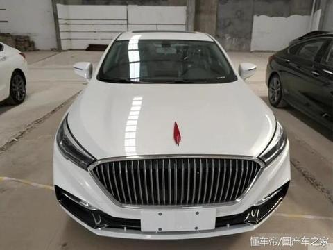 红旗H5乞丐版实拍，网友大赞：这低配很厚道，比大众手机夹强多