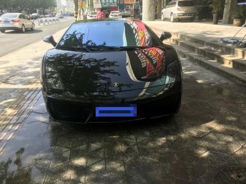 小伙开兰博基尼盖拉多去洗车，洗车大姐的“分析”逗笑了众人