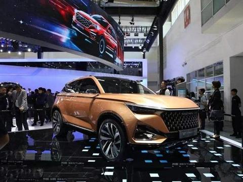 一汽急眼了！新车外观就值50万，内饰比奔驰S级还豪华，仅10万起