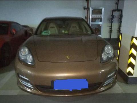 老板欲花300万元买辆顶配帕拉梅拉，媳妇却不愿：车库里一目了然