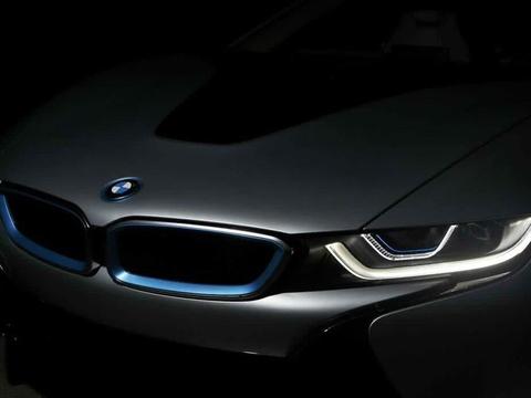 200万超跑配1.5T三缸发动机，4秒破百综合油耗仅5L