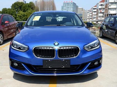 天使眼与丹凤眼的对决，宝马1系对比奔驰A级，聪明的人这样选