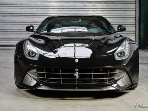 法拉利F12Berlinetta 头顶光环的性能猛兽
