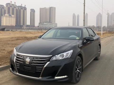 买车提皇冠怎么样？车主试驾一个月做了分析，想买的先看看