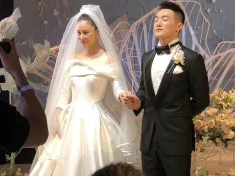 张馨予何捷婚礼现场图片