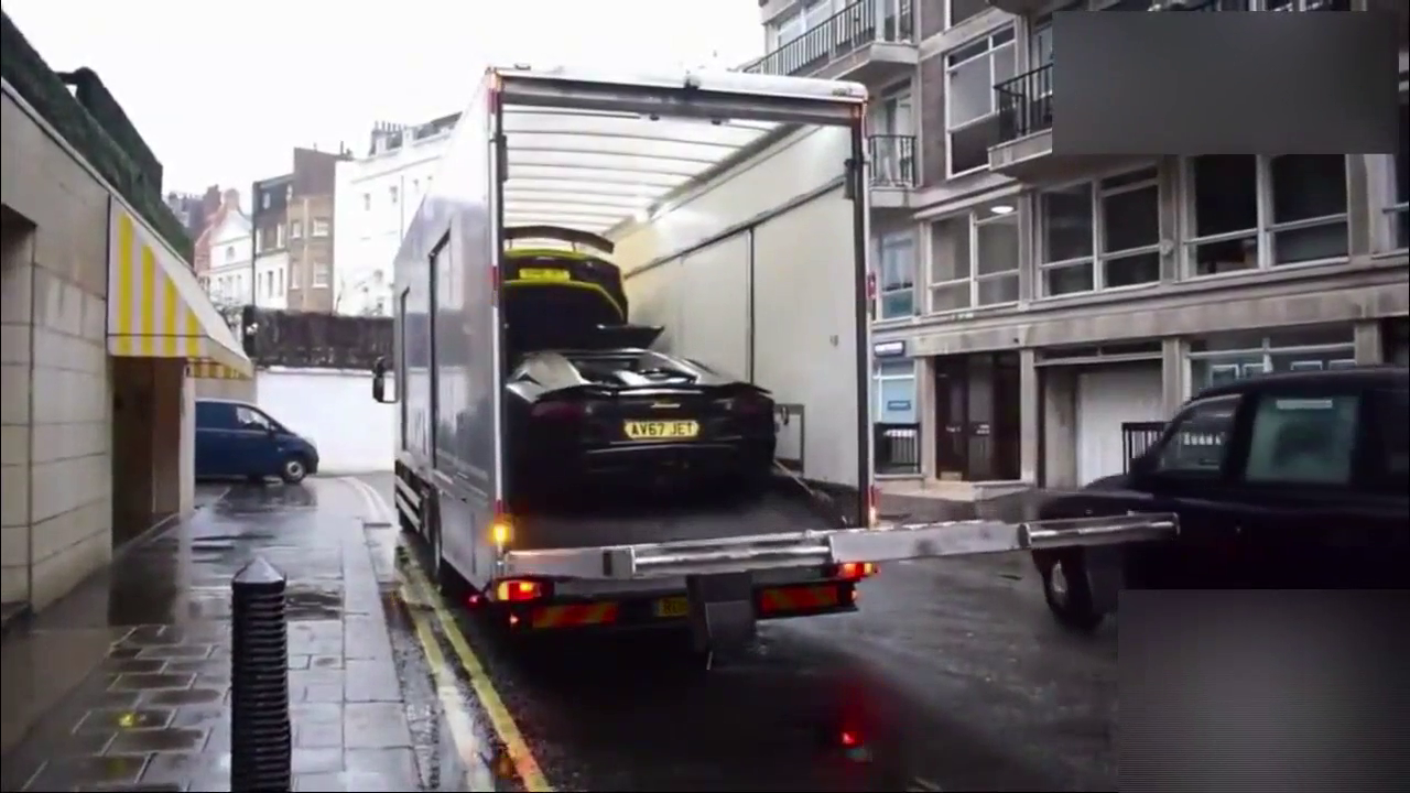 土豪的兰博基尼Aventador S敞篷车到了！