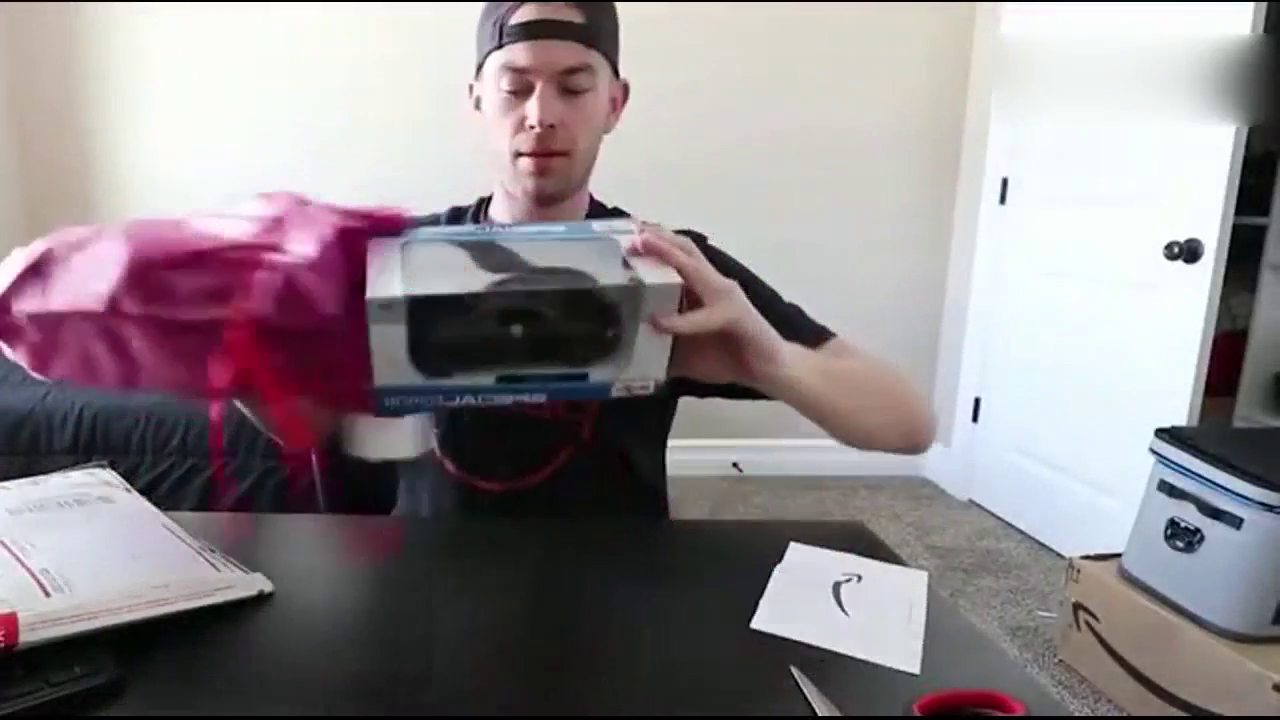 车主打开盒子那一刻，才是超级跑车模型霸气的开始！