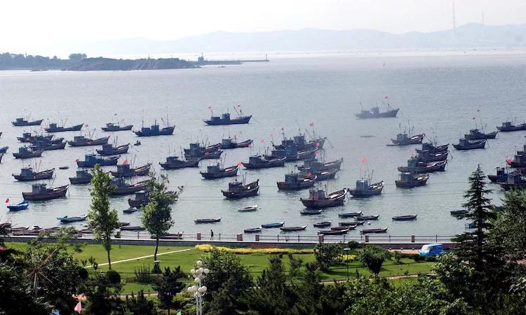 外媒记者拍摄的中华最牛村庄:居民都是富翁,