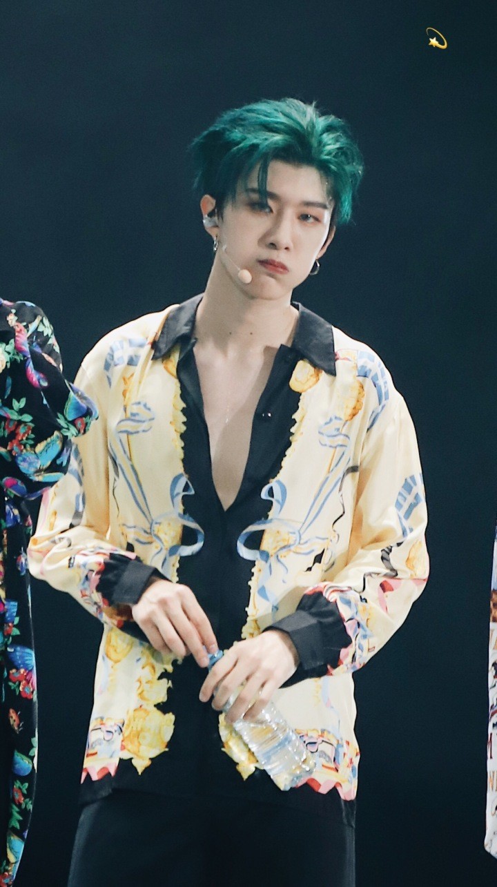 乐华七子广州演唱会,范丞丞独家专属服装秀