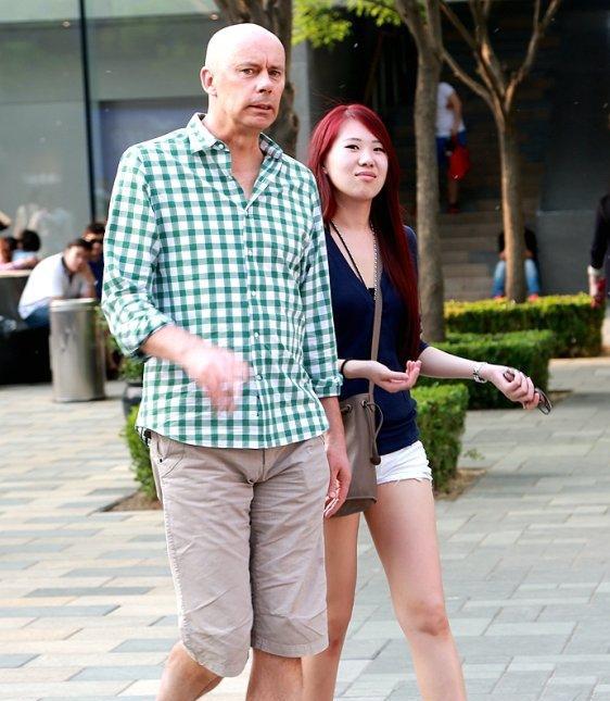 中国女孩为什么喜欢找外国人?中国男人不好吗?