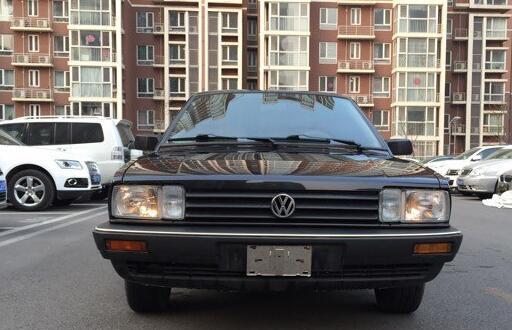 实拍经典老车之 桑塔纳