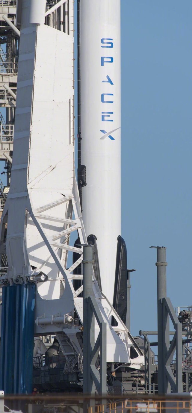 SpaceX新版猎鹰九号火箭再次成功发射 一级成