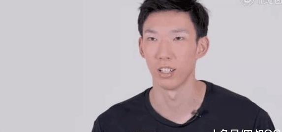 誓要杀进火箭轮换? 周琦不仅更换了新发型, 还