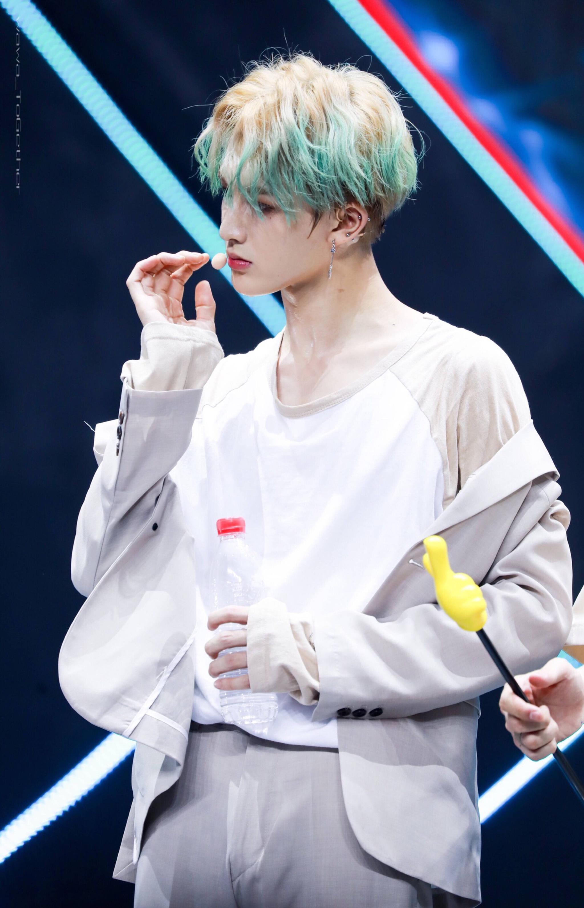 95后男艺人人气指数排行榜,前三TFBOYS占两