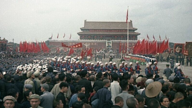 经典瞬间,一组苏联人拍摄的1949年开国大典彩色照片