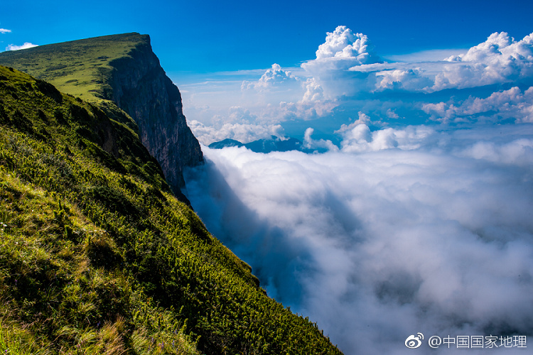 地球边缘,是什么样子的?苍凉?荒蛮?天地色变