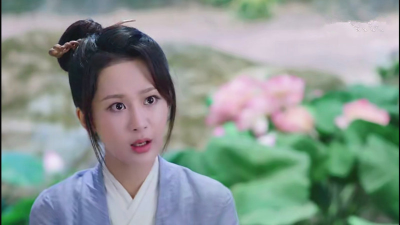 杨紫用葡萄干打到男主眼睛,邓伦上演痴汉笑,片