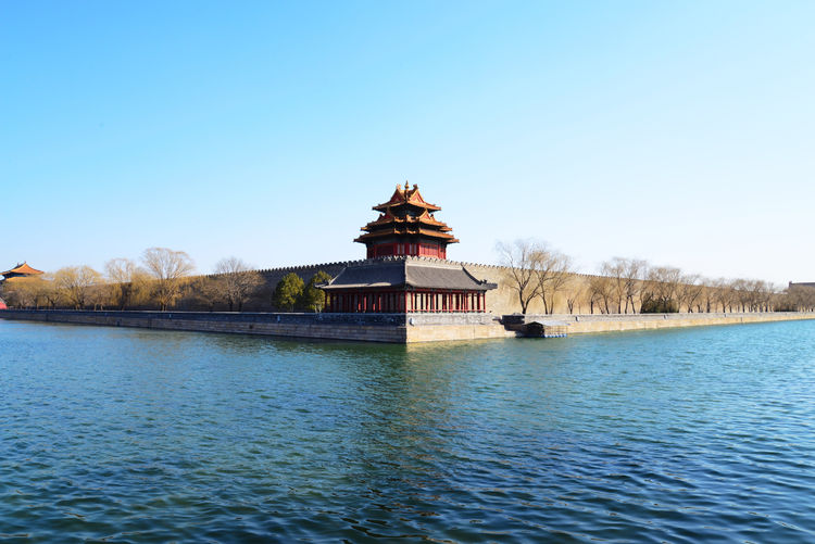 故宫为什么都是黄色红色为主,你了解是什么原