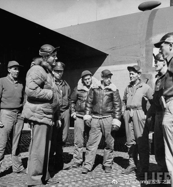 二战美国陆军航空队飞行员个人装备不完全解析