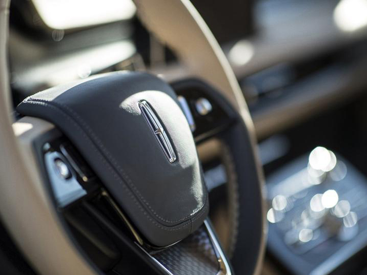 比奥迪Q7便宜，气场不输路虎，林肯飞行家也来搅局国内豪车市场