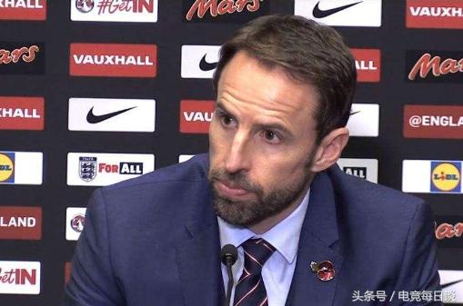 世界杯:中国记者尴尬提问惹怒英格兰球迷,回怼