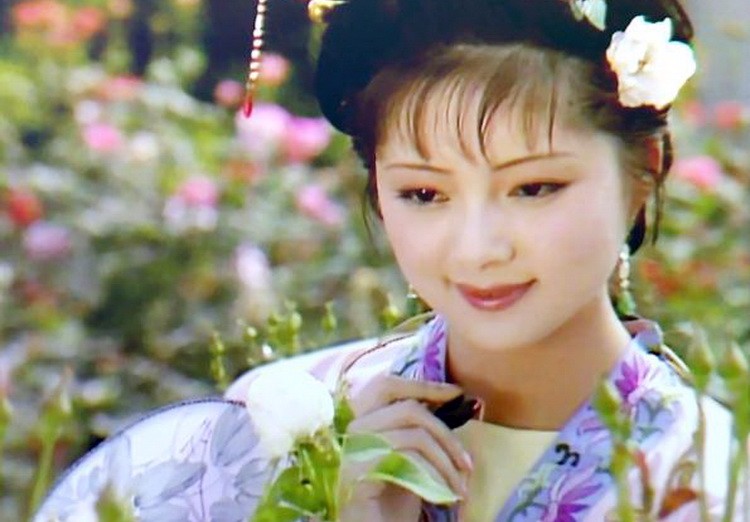 《红楼梦》人物刻画最具特色:宝黛读西厢、宝钗扑蝶、黛玉葬花