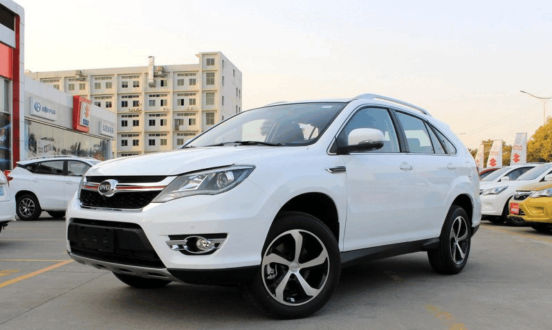 路虎块头奔驰内饰! 落地比途观便宜10万