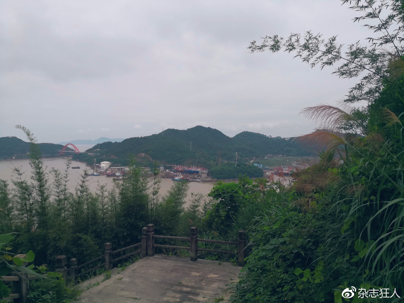 再过一个月,这家海边别墅就一房难求,趁着淡季边上别墅滇池图片