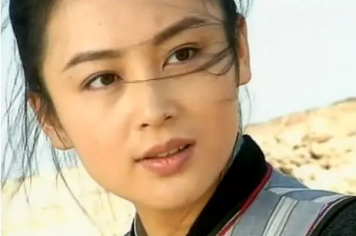 出演李莫愁被赞最美,她是第一位签约韩国的中