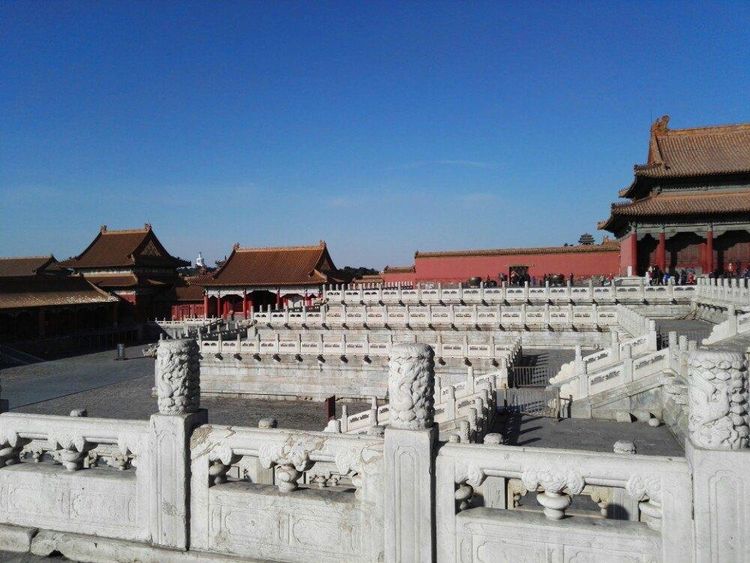 故宫为什么都是黄色红色为主,你了解是什么原