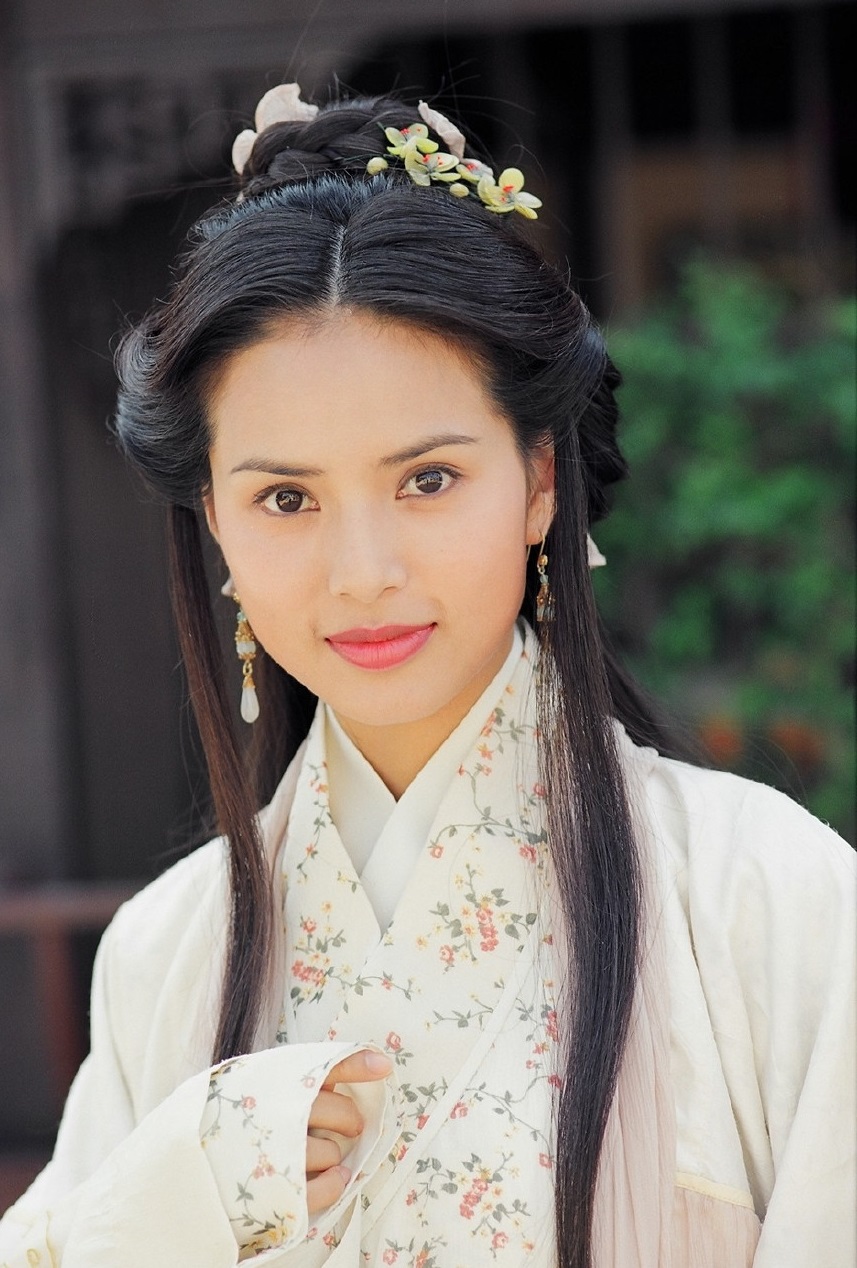 《天龙八部》四大女神素颜大比拼，最美的竟然是何美钿的钟灵