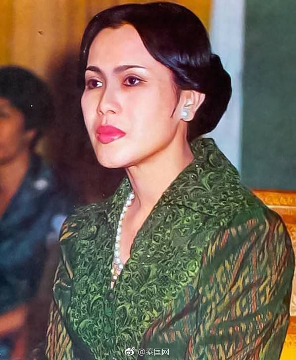 8月12日,是泰国诗丽吉王后(已故拉玛九世普密