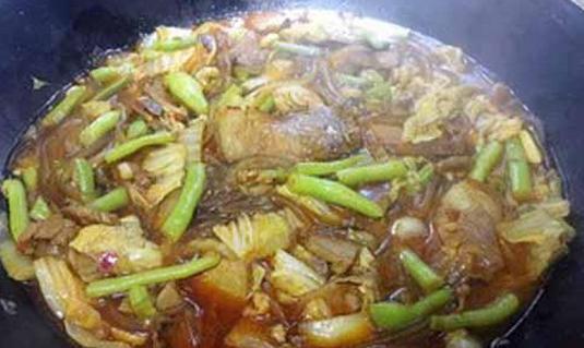 老公做大白菜炖粉条，两碗米饭不是事，比饭店都香，3分钟搞定！