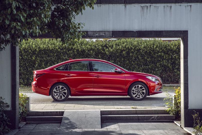 母亲大人 我挑了一位包你满意的媳妇儿