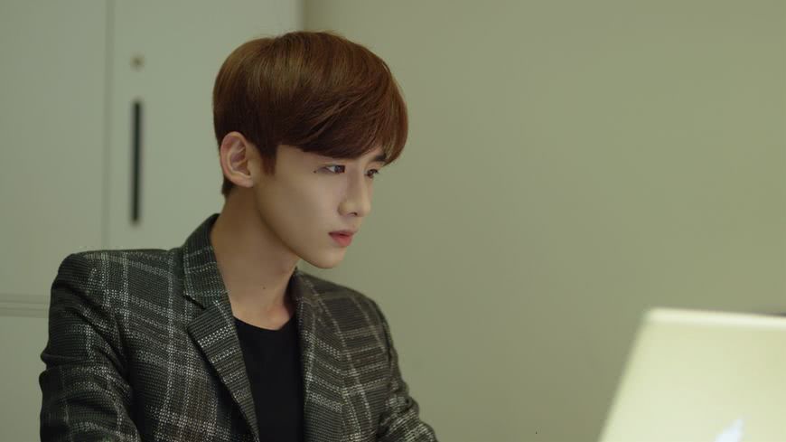 白敬亭工作室图片