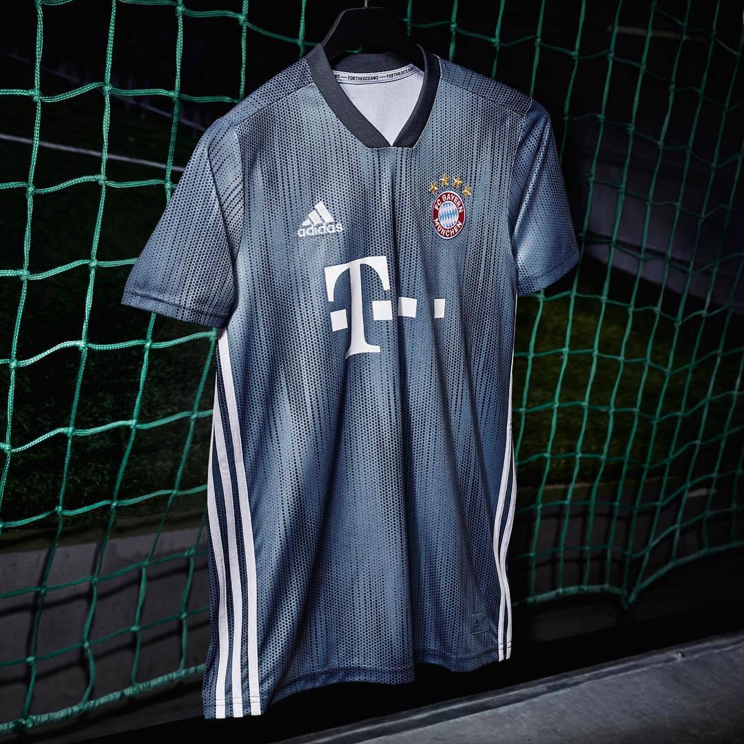 正式发布@拜仁慕尼黑足球俱乐部 18-19赛季第