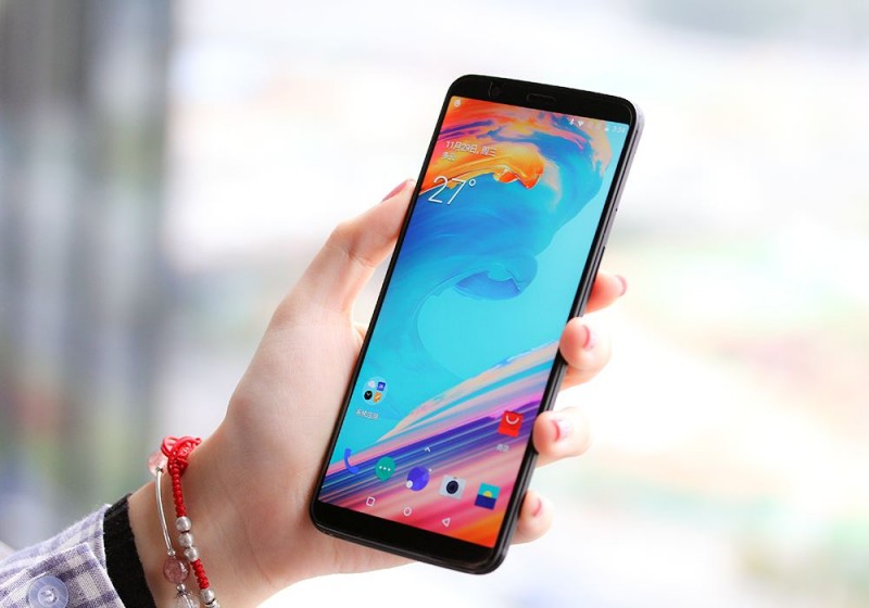 一加6红色版开启预热,网友:早知道有红色版就