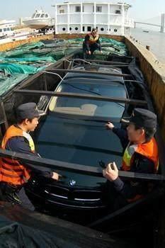 全国走私车最泛滥的地方：黄江，百万豪车街头！