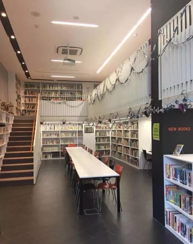 新加坡三育中小学好几个年级报名通道已关闭,