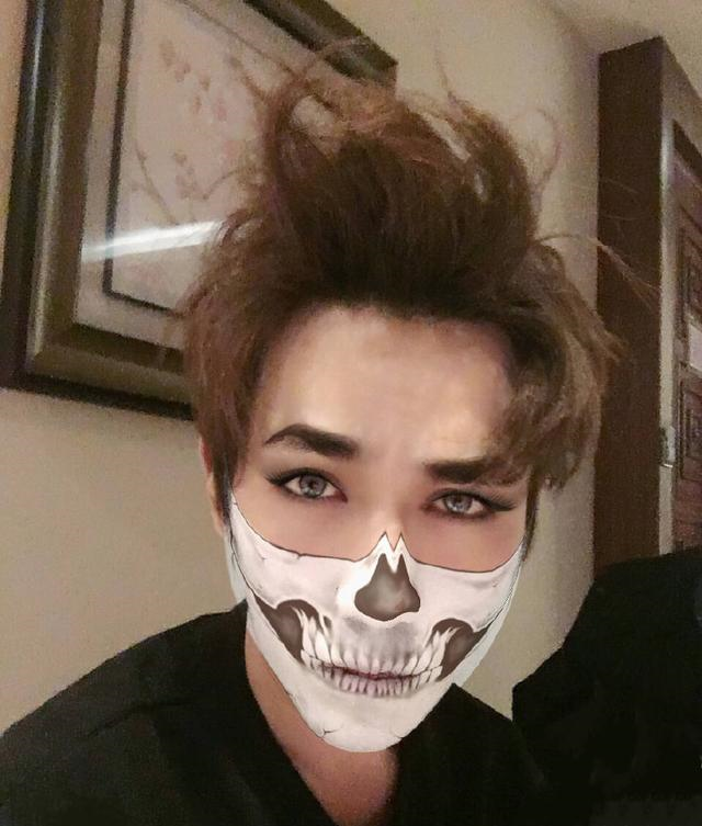 朱一龙万圣节特辑来了,这个小恶魔去了谁家谁