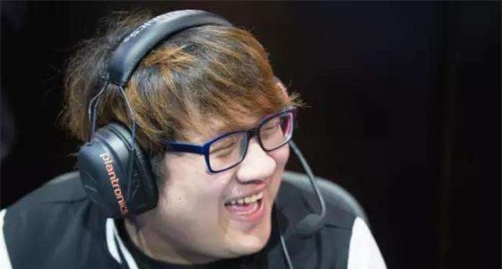 LOL: 天才AD Jackeylove转辅助, Rooki直言: 无