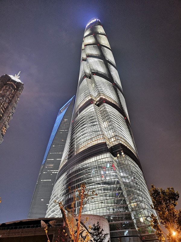 中国5462亿米大厦图片,10000米摩天大楼 中国第一高楼!仰拍632米上海中心大厦,盘旋上升仿佛巨龙起飞