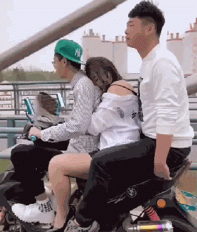 现实版跳一跳,看得菊花一紧