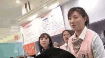 女士买衣服说字母不吉利,商场却称:不退货